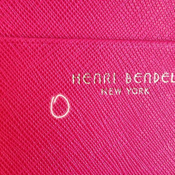 🔴SOLD🔴 Henri Bendel Pink Saffiano Leather Gold Hardware Zip Around Wallet - Picture 9 of 10